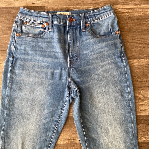 Madewell The High-Rise Slim Boyjean in Dover Wash: Raw-Hemmed Edition size 26 - Picture 3 of 15